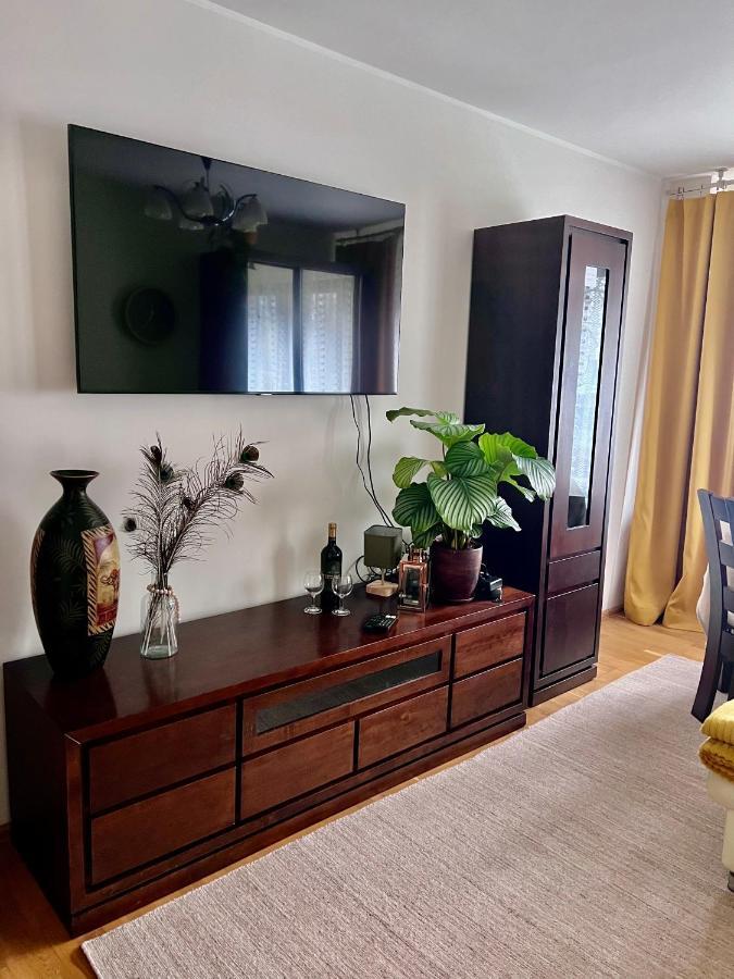 Yellow Apartment Airport Galeria Mokotow Netflix Varsovie Extérieur photo