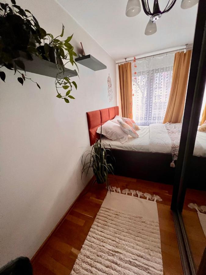 Yellow Apartment Airport Galeria Mokotow Netflix Varsovie Extérieur photo
